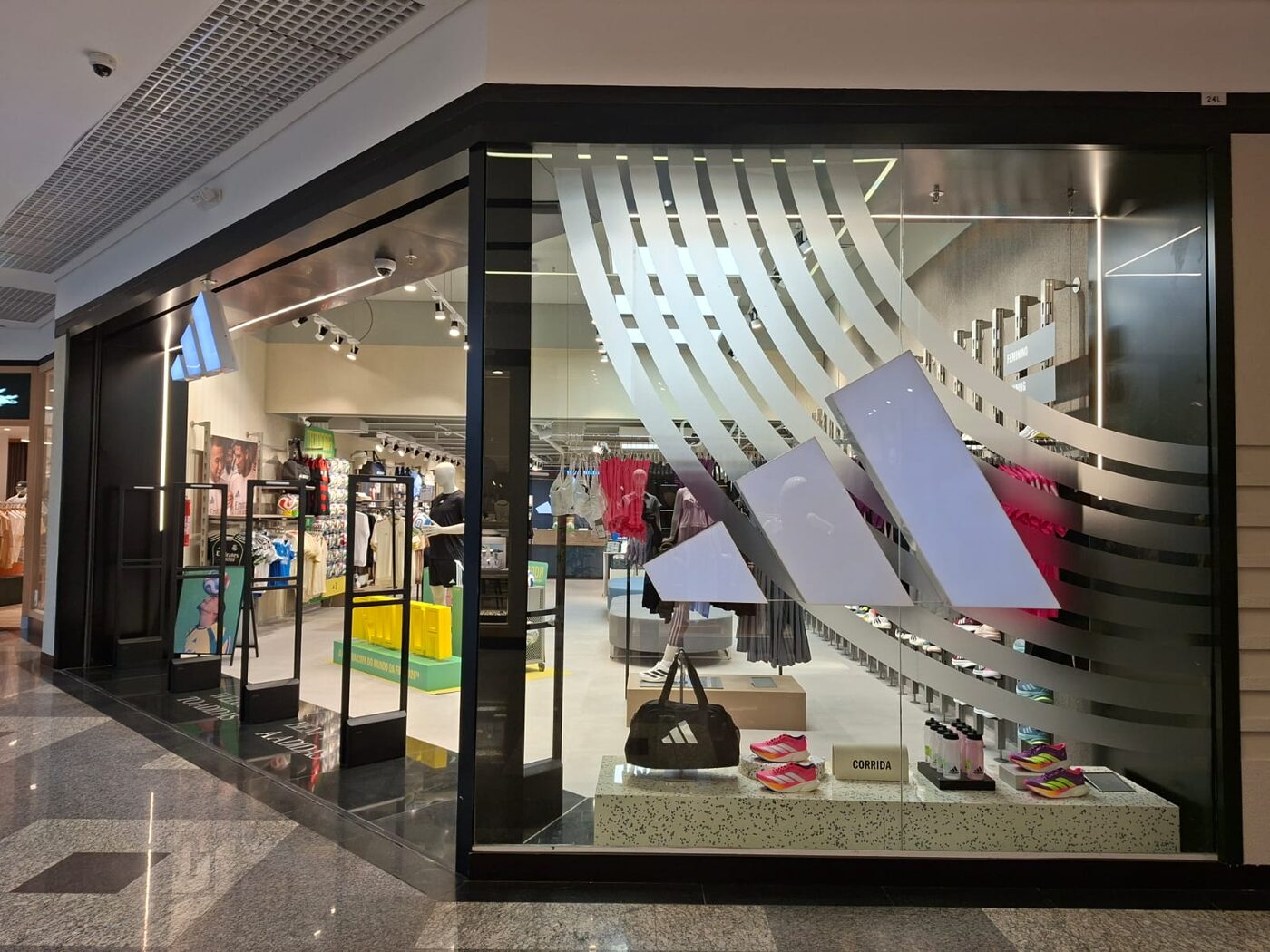 Adidas · Brasília Shopping, foto 2 da obra executada pela Rogal Engenharia
