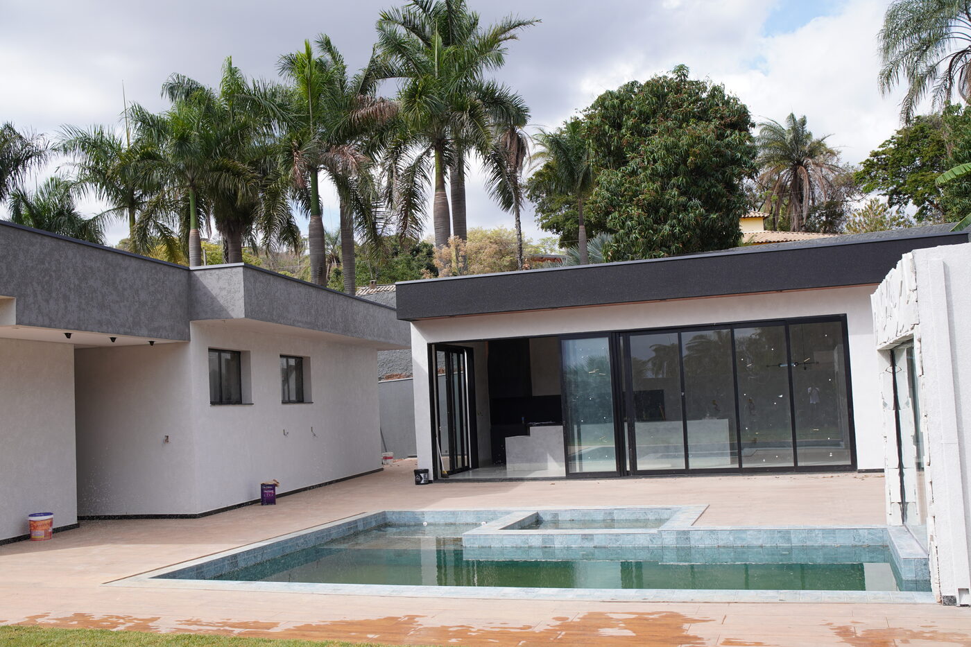 Residência Alto Padrão, foto 2 da obra executada pela Rogal Engenharia